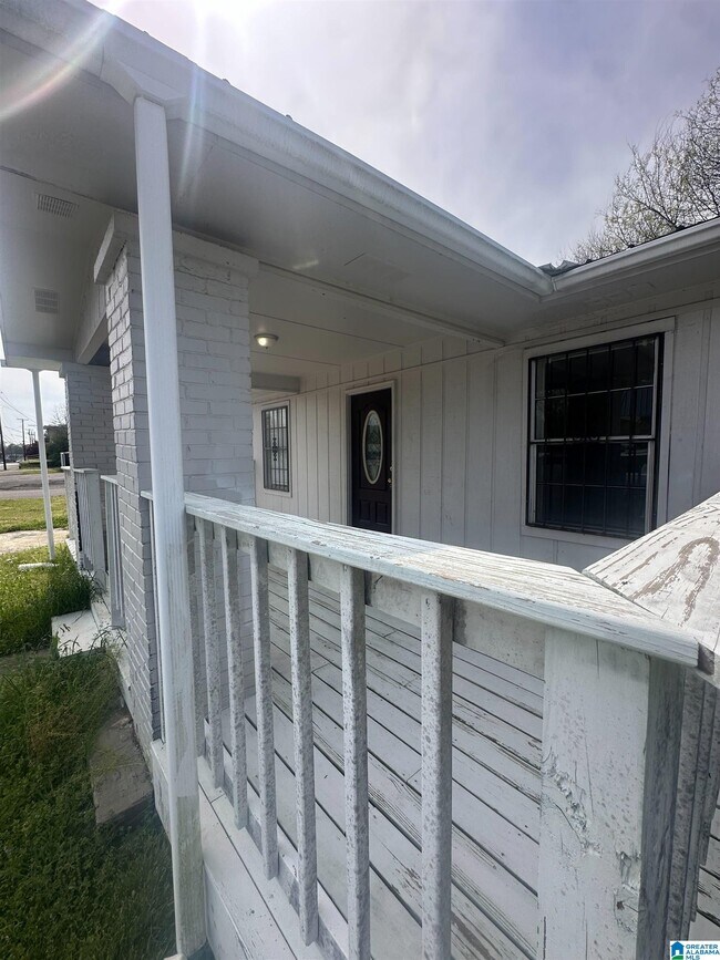 Photo - 114 N Main St