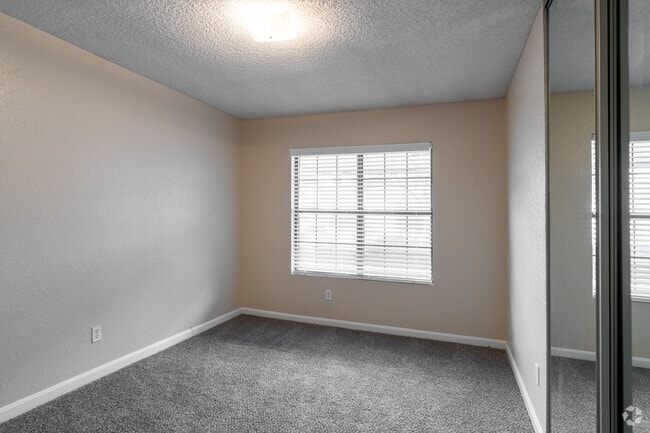 3BR, 2BA y 1325SF - Segundo dormitorio