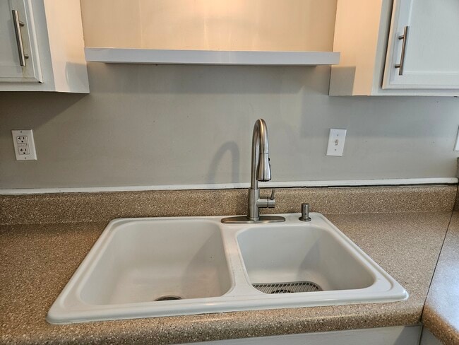 Photo - 6 Sparks Ave