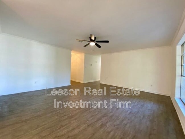 Photo - 121 Tooke Dr