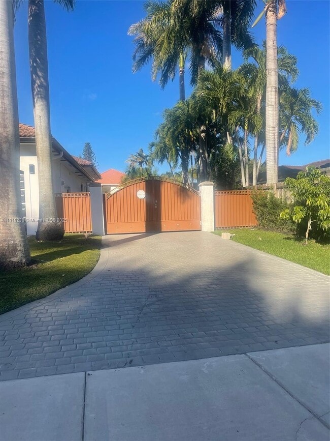 Photo - 8775 SW 164th St Unit 1