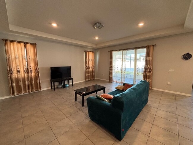 Photo - Large home in central Ocala location - Won't last