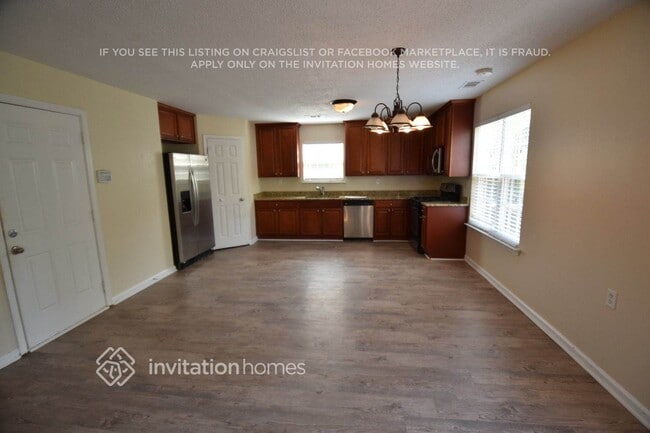 Photo - 471 Charles Towne Ave