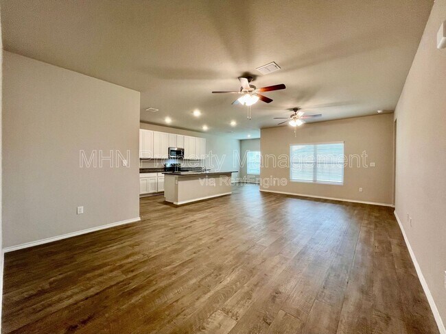 Photo - 1200 Legend Pass