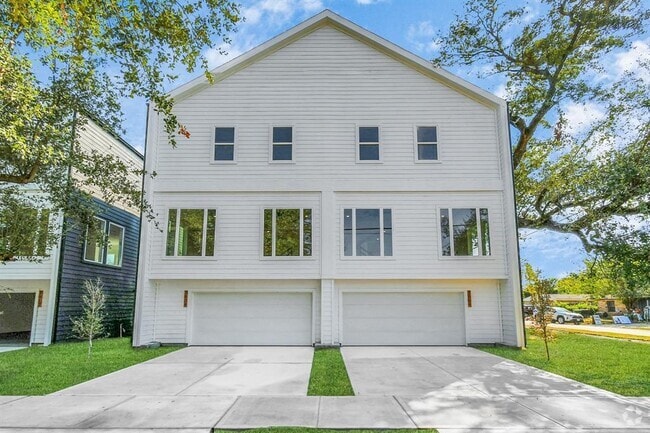 Building Photo - 7904 Lawn St Rental