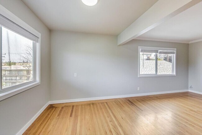 Photo - 768 Walker Ave Unidad 03