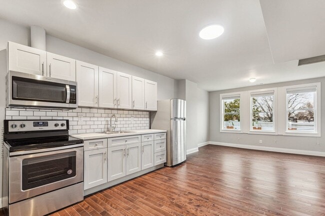 Photo - 2928 W Oxford St