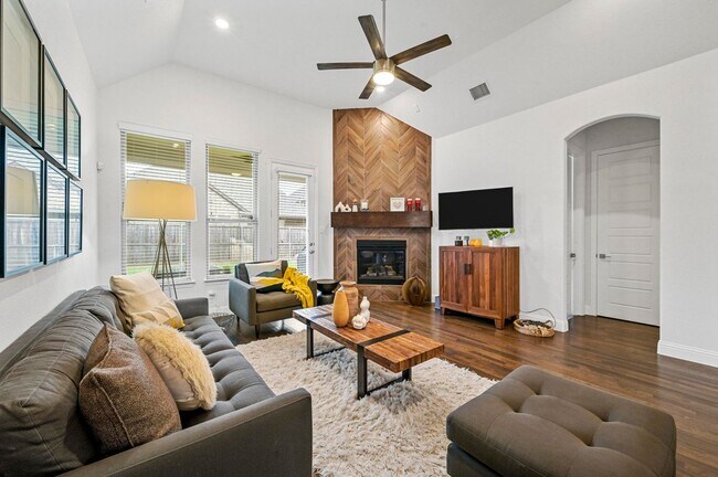 Photo - Colleyville ISD in Glade Parks Community!