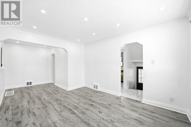 Photo - 759 Midland Ave