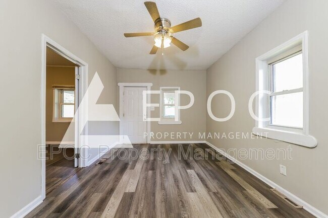 Photo - 1901 N Dunleith Ave