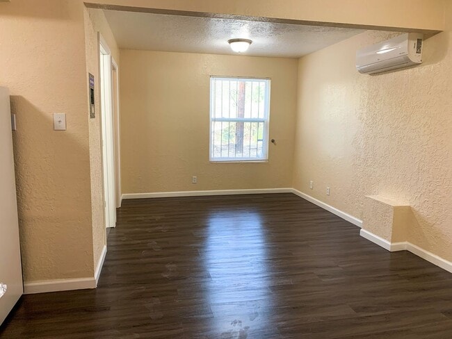 Photo - Vail Manor Apartments