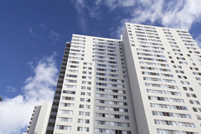 Maunakea Tower Apartment Homes
