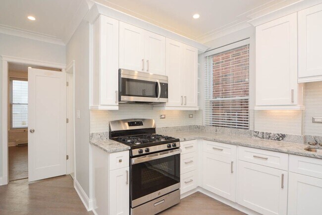 Photo - 3144 N Oakley Ave Unit 2CH