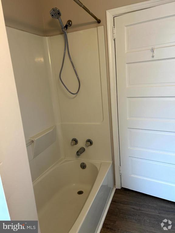 Building Photo - 5 S 3rd St Unit APT 3