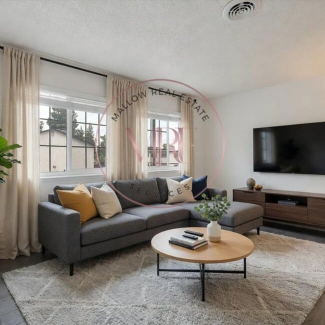 Building Photo - 1188 Casita Dr