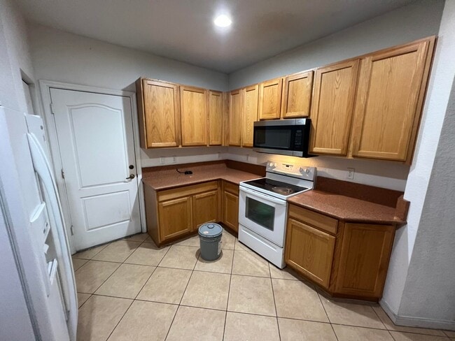 Building Photo - 4206 Cohune Palm Ct Rental