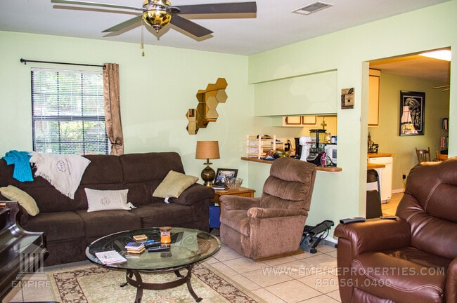 Photo - Spacious Midtown Townhome with Modern Finishes
