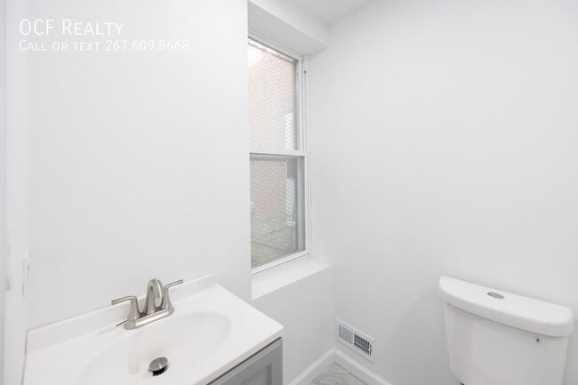 948 Belmont Ave Unit 1