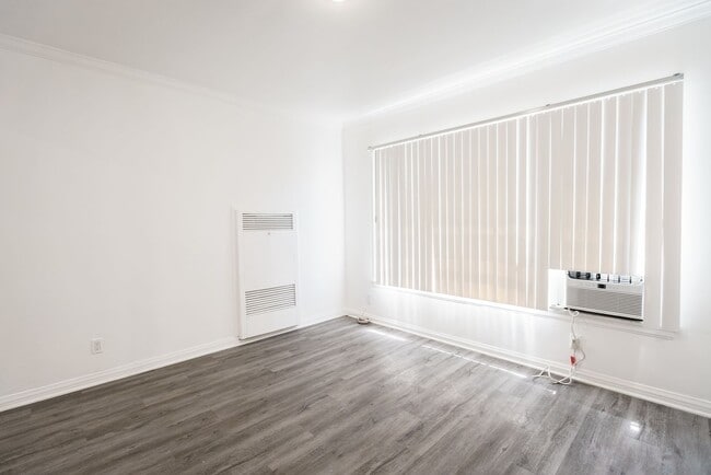 Photo - 410 Veteran Avenue