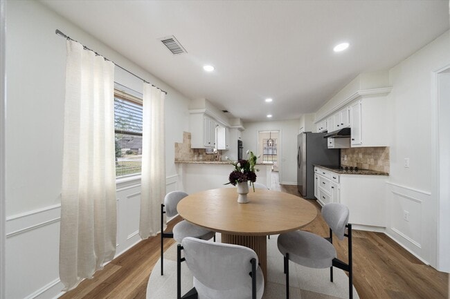 Photo - 3518 Cave Springs Dr