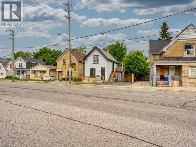 Photo - 338 Hamilton Rd Unit 3