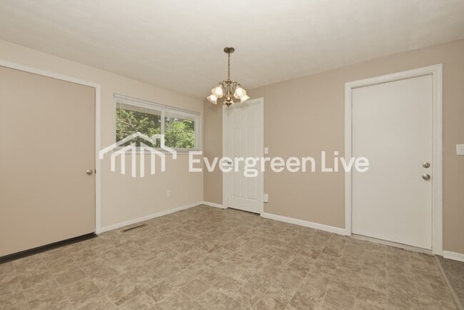 Photo - 4883 Thoreau Ave