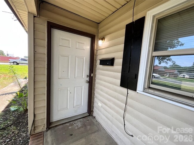 1380 Fairley Ave