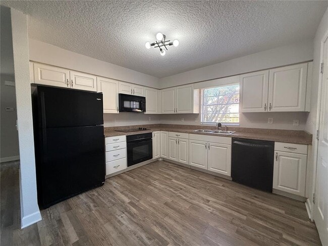 Photo - 5839 12th St