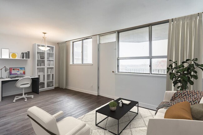 Photo - Evans Apartments