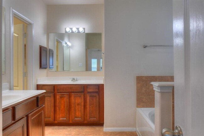 Photo - 4711 Bellows View Dr