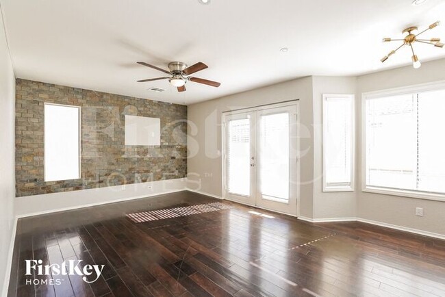 Photo - 1406 Harmony Hill Dr House