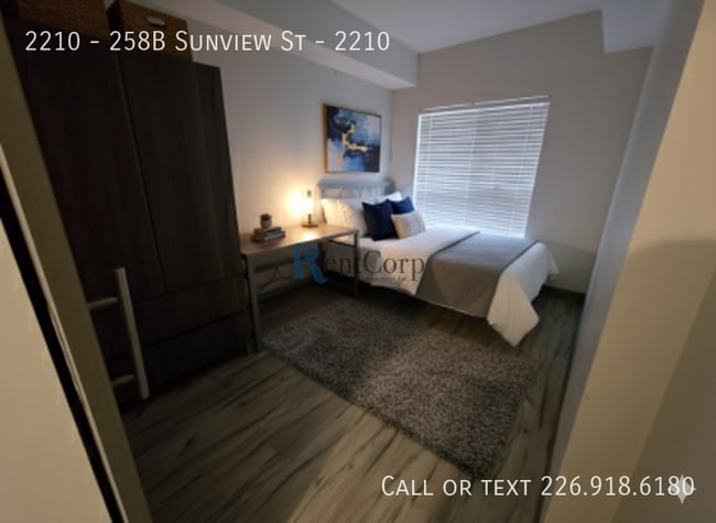 Photo - 258B-258B Sunview St
