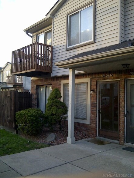 Building Photo - 18932 E 14 Mile Rd Unit 23 Rental