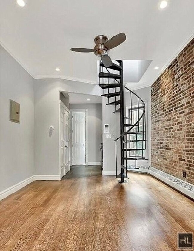 Photo - E 28TH ST. Unit 5B