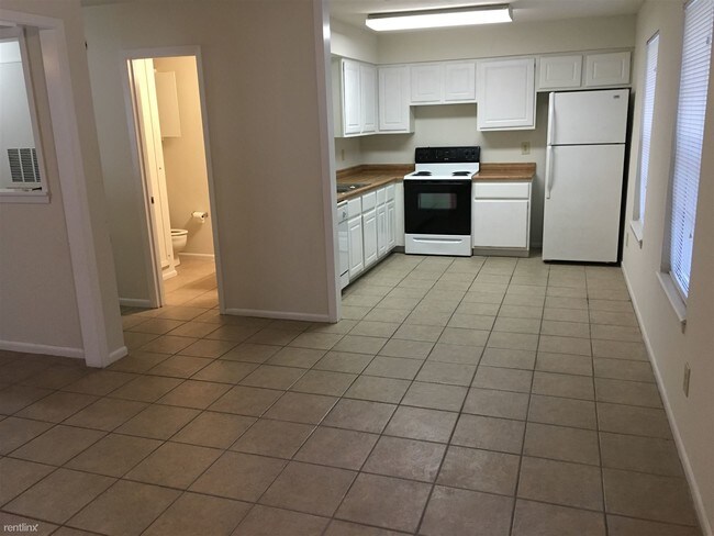 2 br, 2 bath 4plex - 319 Manuel Dr D - 2 br, 2 bath 4plex - 319 Manuel Dr D