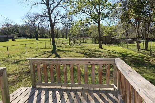 Photo - 5122 Avenue L