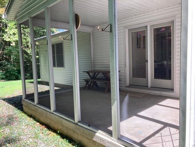 Photo - 6125 Green Branch Rd