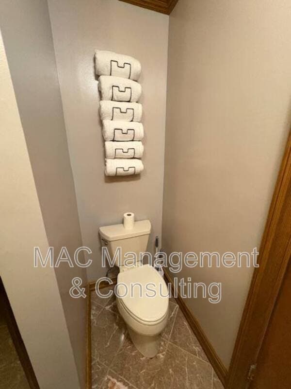 Photo - 335 N Peachtree Ave Unit commercial