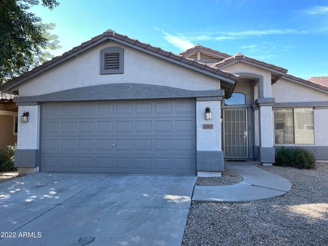 Spacious 3 bedroom home in El Mirage! - Spacious 3 bedroom home in El Mirage!