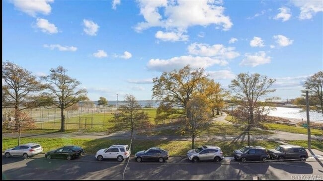 Photo - 95-05 165th Ave