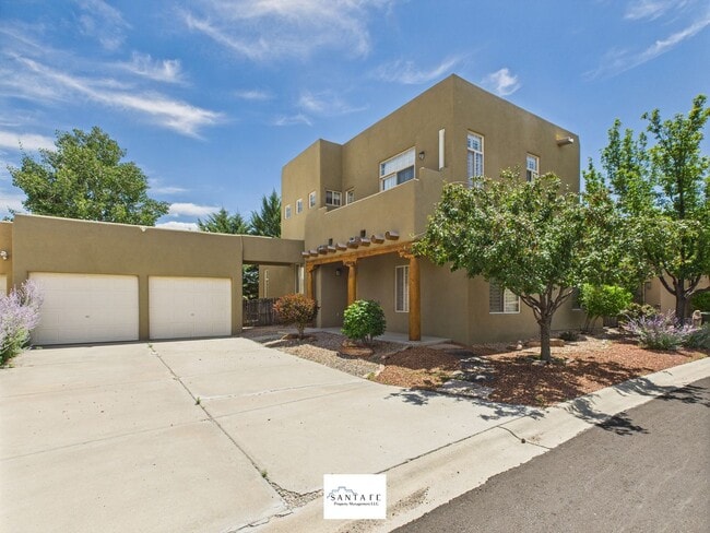 Building Photo - Two Story Home in Desirable Subdivision