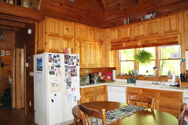 Photo - 104 Trinity Pond Road