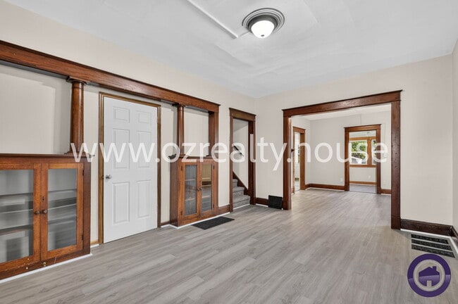 239 Licking St