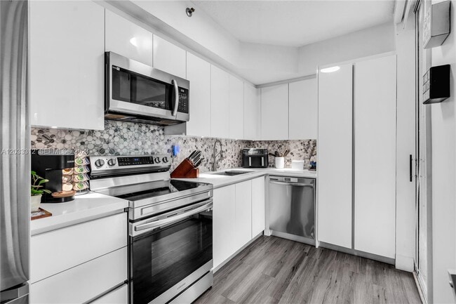 Photo - 1834 Brickell Ave Unit 33