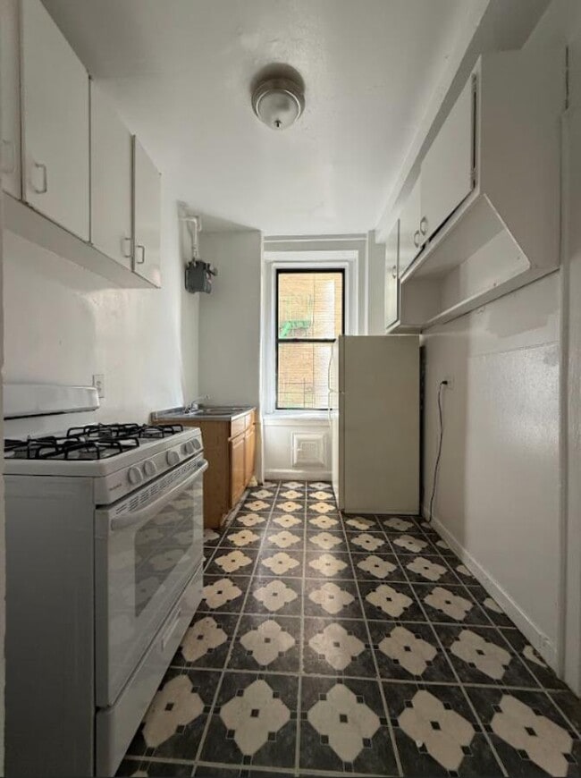 Photo - Edgecombe Avenue Unit 2H