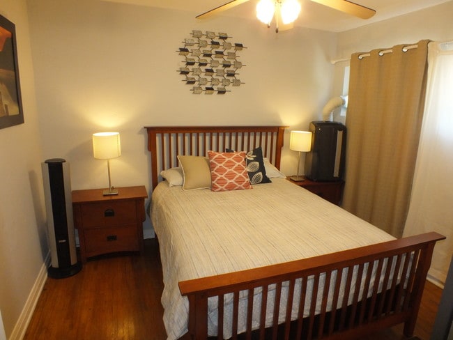 Front bedroom - 3786 Meier St