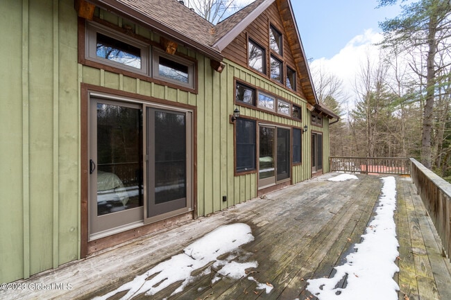 Photo - 221 Young Rd