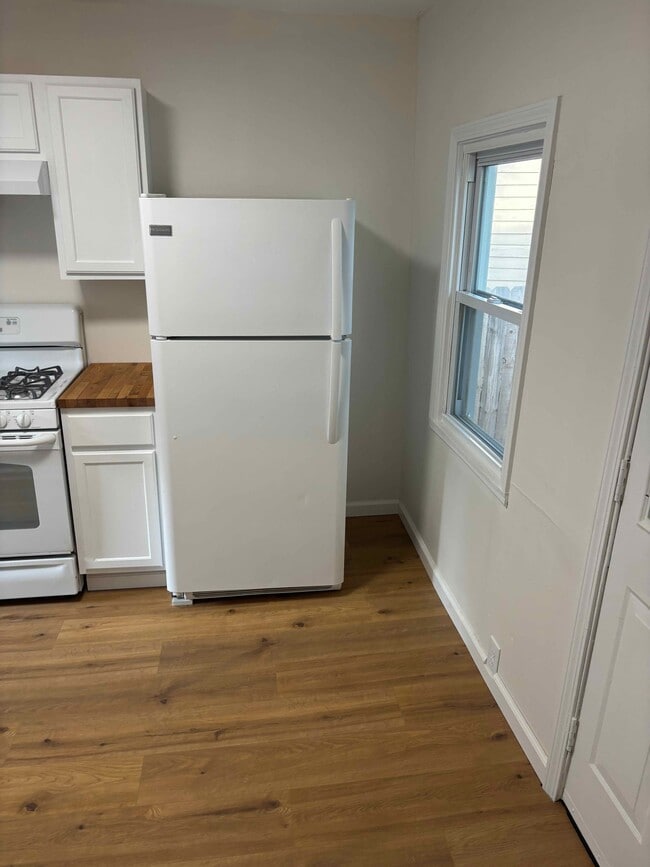 20 Whitmore St Unidad Side Unit