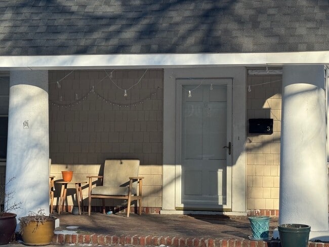 Building Photo - 1303 Westover Ave Unit #3