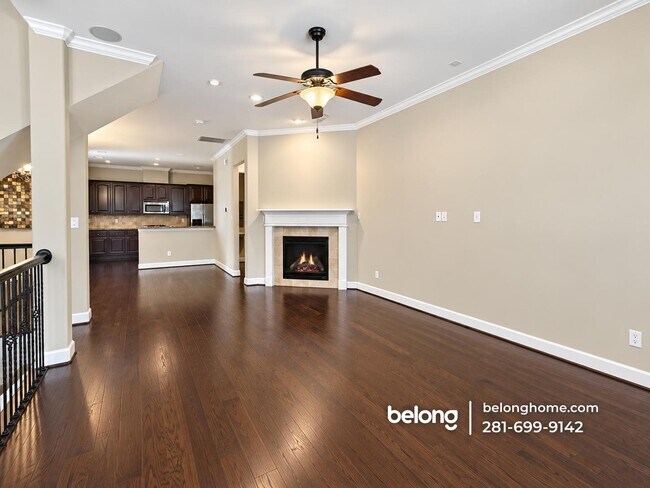 219 W 27th St